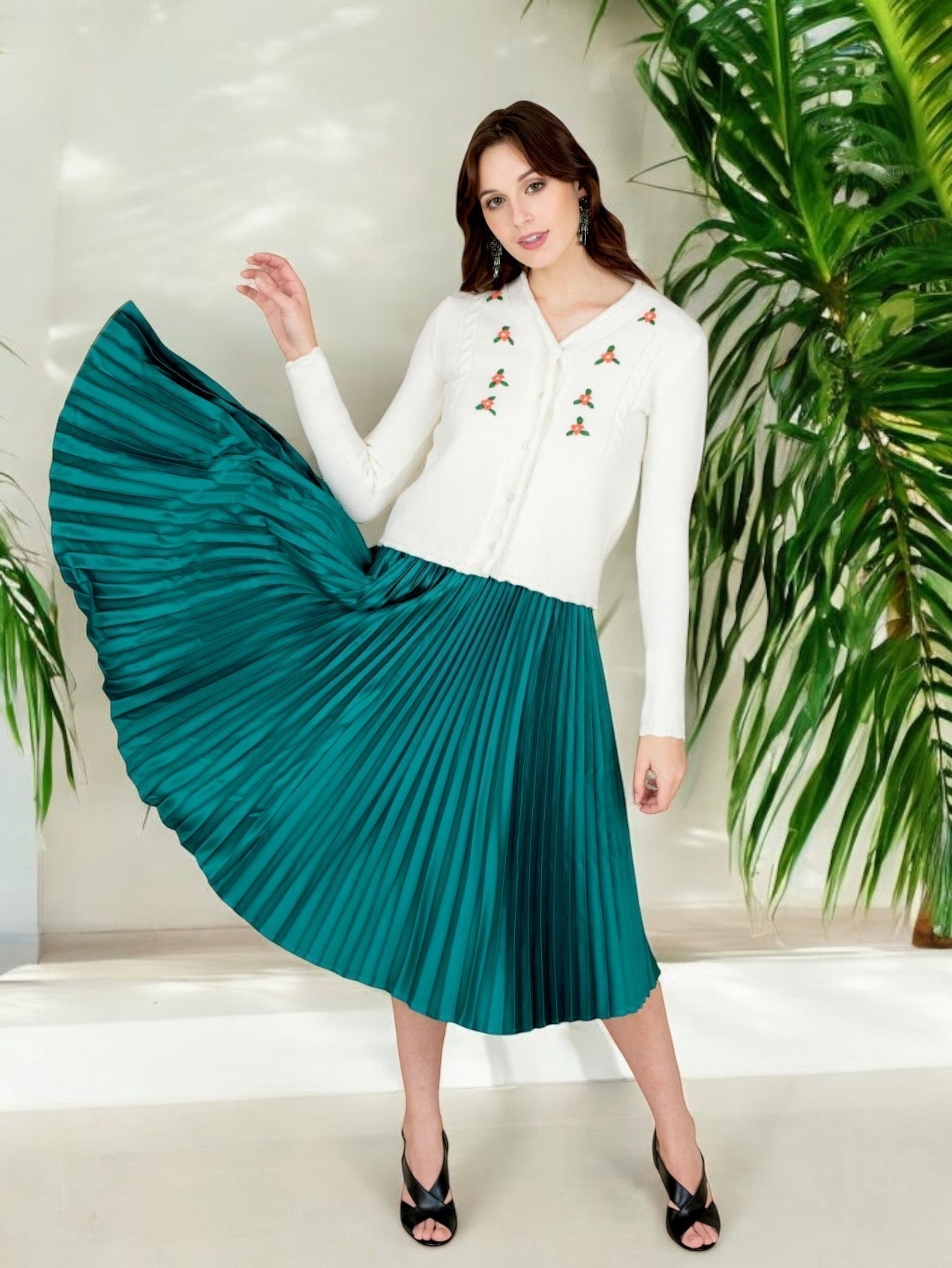 Emerald Elegance: Pleats That Flatter From Day to Night