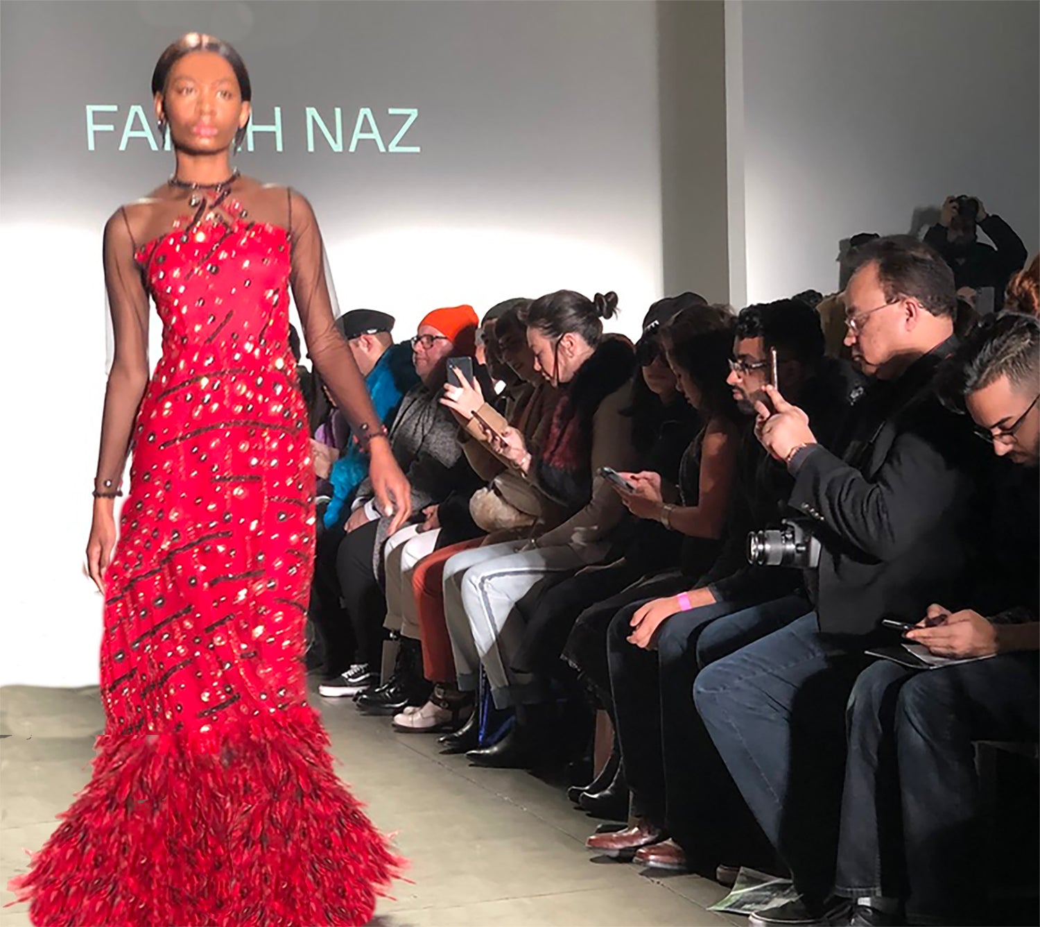 A-Line Floor-Length Gown Timeless Elegance | Farahnaz NY 4 / Red A-Line Floor-Length Gown Timeless Elegance | Farahnaz NY 4 / Red